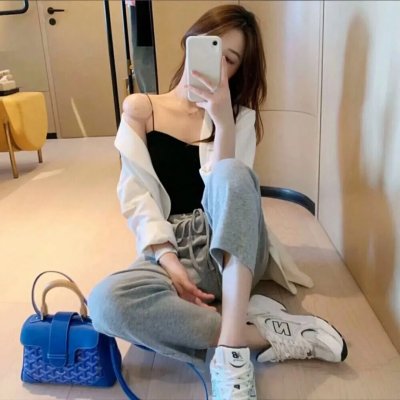 笼子在寻找小鸟